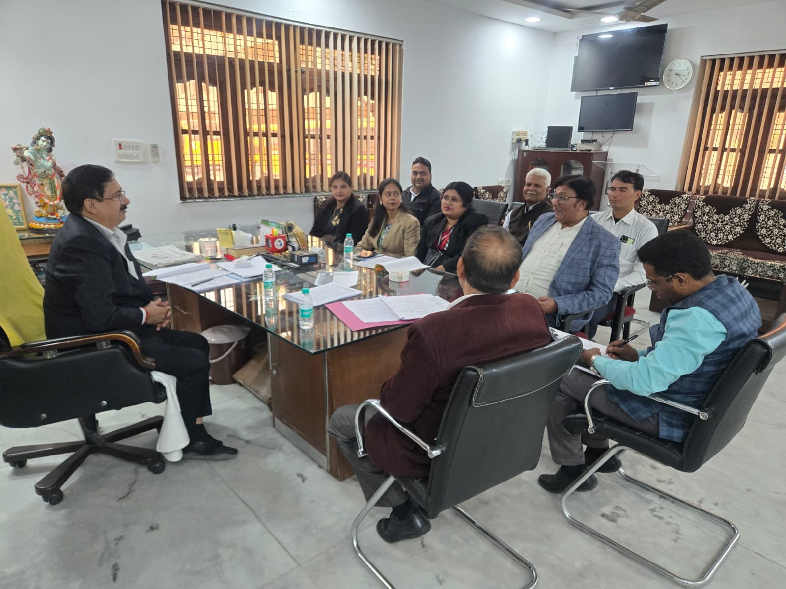 संत विवेकानंद में सीबीएसई हब एवं स्पोक स्कूलों की बैठक संपन्न